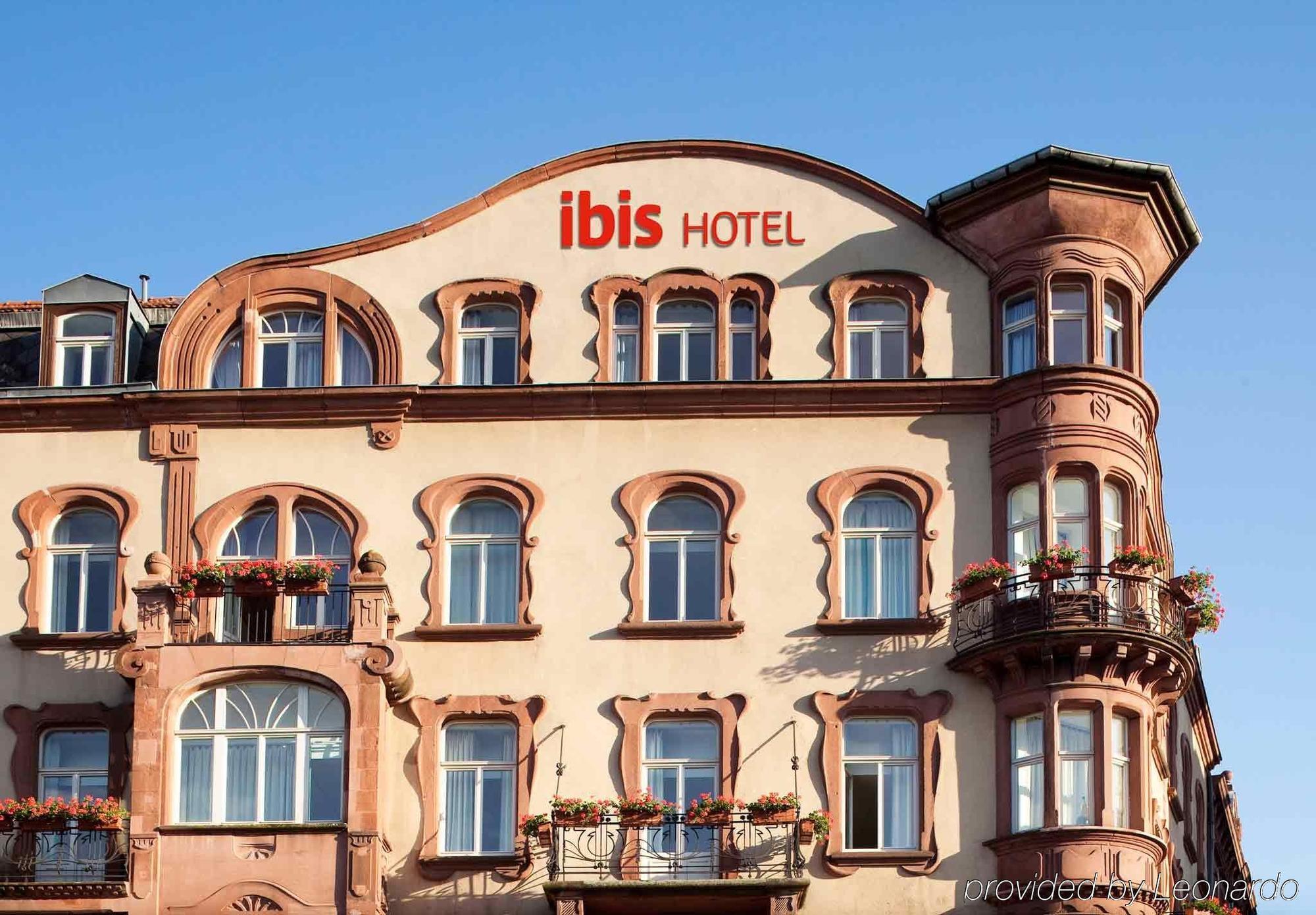 Ibis Metz Centre Gare Hotel Bagian luar foto